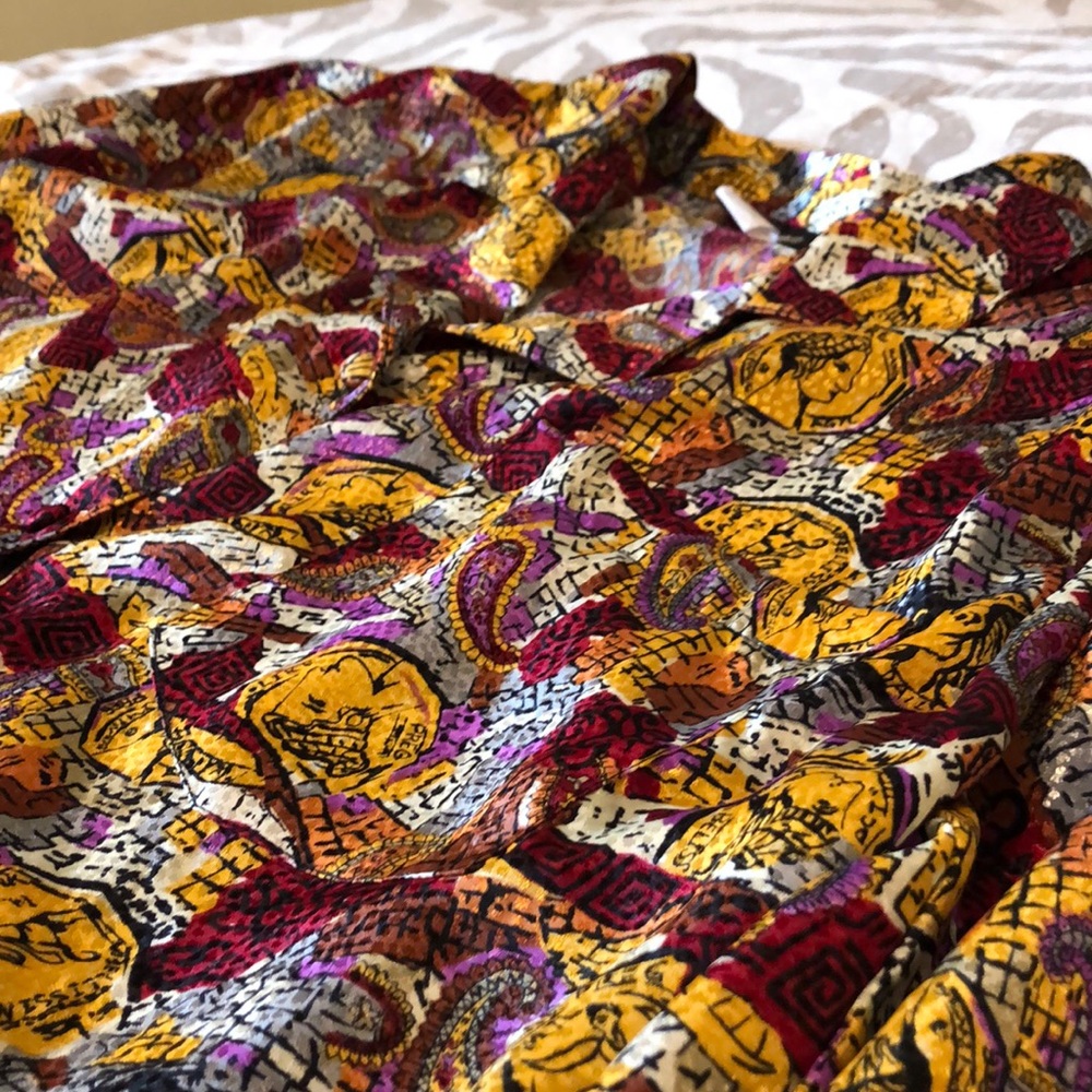 Vintage Silky Patterned Button Down - 12 - image 2